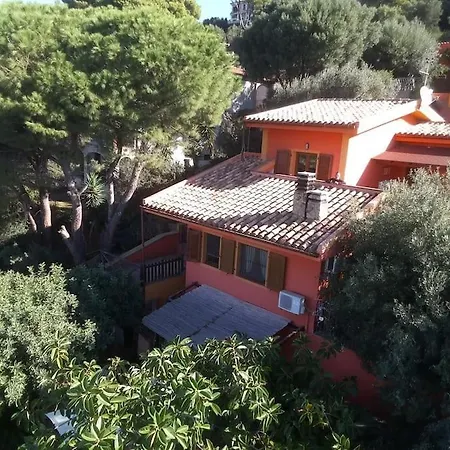Con Giardino Vista Mare Ferienhaus