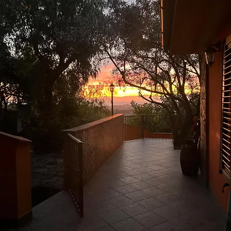 Con Giardino Vista Mare Ferienhaus Capitana