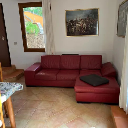 Holiday home Con Giardino Vista Mare Capitana